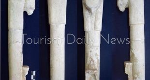 البعثة الأثرية تكتشف أدوات أداء شعائر الخدمة الدينية للمعبودة حتحور