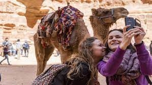 فرج يتسلم مهام منصبه الجديد كملحق سياحي ببرلين والإشراف على روسيا وإيطاليا