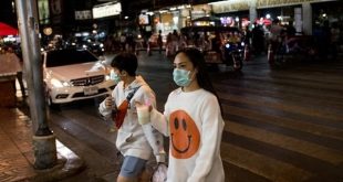 السلطات التايلاندية ترجئ إعادة فتح بانكوك أمام السياح الملقحين أسبوعين