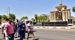 الأقصر تستعد لاستقبال الموسم السياحي بتطوير طريق المطار وإحياء الكباش