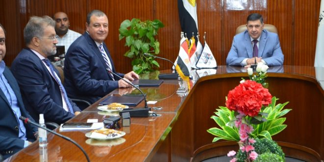 الإسكندرية للحاويات توقع عقدا مع CMA CGM العالمية للتداول بأرصفة محطاتها