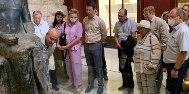 المتحف المصري بالتحرير يستضيف وفد المعهد المتحد للعلوم النووية بروسيا