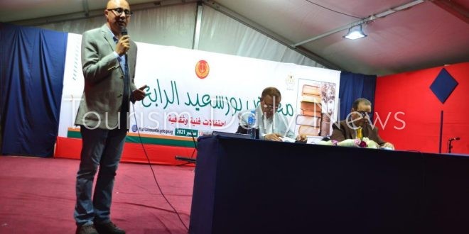 معرض بورسعيد للكتاب يحتفى بمسعد خضير فنان الخط العربي