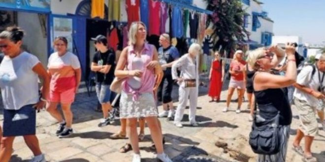 تونس تبدأ مساعي عودة السياحة بمباحثات مع فرنسا لعقد مؤتمر دولي نهاية الشهر