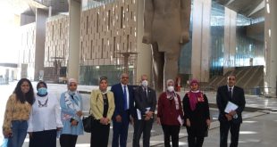 وفد وزارة التخطيط وبنك الاستثمار القومي يزور المتحف المصري الكبير