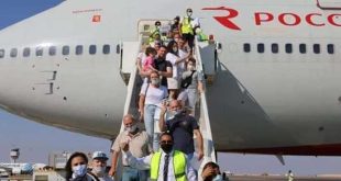 عضو بمجلس الشيوخ يشيد بذكاء وزارة السياحة ودعوة 56 سفيرًا بأبو سمبل