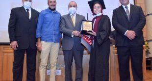 منار يلتقى العاملين بالطيران خلال حفل تكريم الطلاب المتفوقين