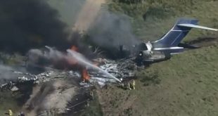 أعلنت السلطات الأمريكية، اليوم الثلاثاء، تحطم طائرة من طراز “MD-87” في ولاية تكساس