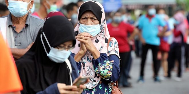 ماليزيا تكشف عن تطعيم 90% من البالغين وتسمح بالسفر للولايات من غد الاثنين