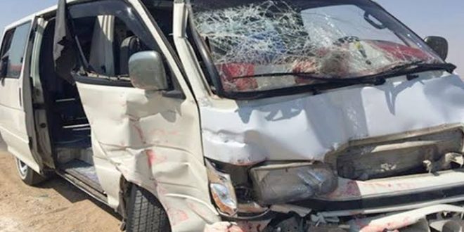 إصابة 3 سياح ألمان بتصادم بين سيارة ميكروباص وتريلا بطريق الغردقة رأس غارب