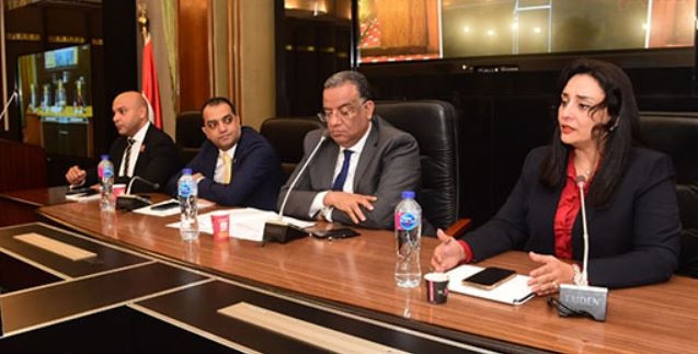 السماح بمزاولة الإرشاد السياحى للمساهمين بشركات ومطاعم سياحية أمام الشيوخ