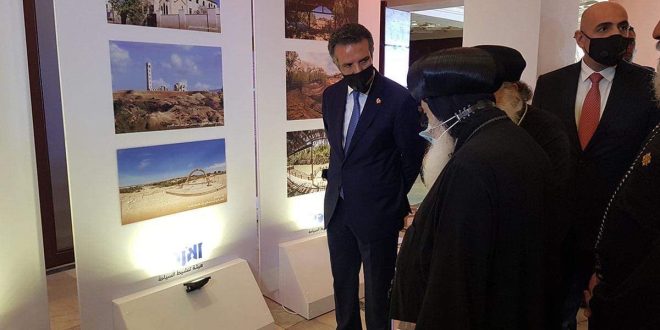 وزير سياحة الأردن يفتتح معرض صور للمعالم السياحية بالكاتدرائية المرقسية