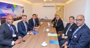 اجتماع وفد وزارة الطيران المدني بشركتي بوينج وايرباص العالميتين