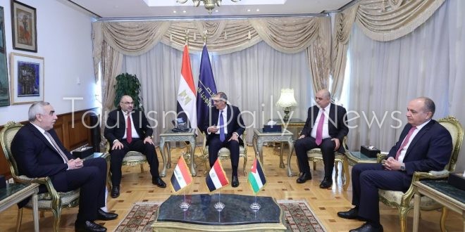 مباحثات مصرية عراقية أردنية لدعم التعاون فى الاتصالات وتكنولوجيا المعلومات