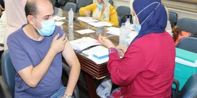 استمرار حملات التطعيم ضد فيروس كورونا بالقابضة للمطارات