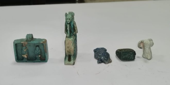ضبط 16 قطعة أثرية من العصور المصرية القديمة بميناء سفاجا البحري