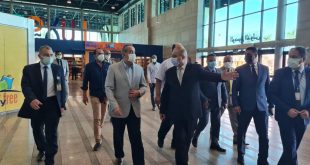 وزير الطيران يتفقد عدداً من مشروعات التطوير بمطار الاقصر الدولى