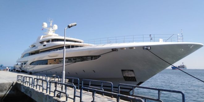 اليخت السياحي Running on waves يصل ميناء بورسعيد وعلى متنه 32سائحاً روسياً