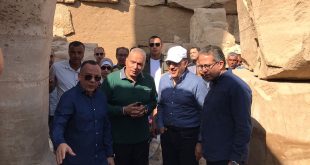 رئيس الوزراء يتفقد معابد الكرنك بالأقصر ويلتقي السائحين