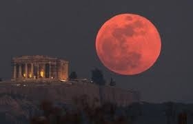 العالم يشهد أطول خسوف للقمر في القرن21 يستمر 3 ساعات و28 دقيقة.. 19 نوفمبر