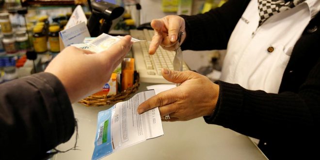 بدلا من السوق السوداء .. أوروجواى توافق على بيع الحشيش للسياح بالصيدليات !