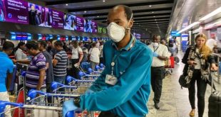 أوميكرون يربك العالم.. خطوات متسارعة لفرض قيود على السفر ودول تفرض الطوارئ
