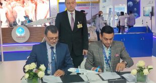 أكاديمية مصر للطيران توقع عقدين جديدين مع شركة هندية وسودانية
