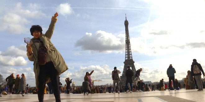 أوميكرون يوجه ضربة جديدة لصناعة السفر العالمية