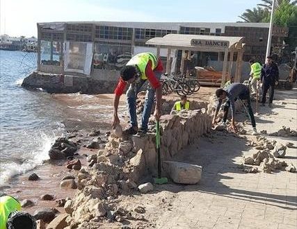 استمرار العمل على ورديات لانجاز تطوير ممشى دهب