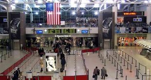 الولايات المتحدة وتمديد تفويض ارتداء الكمامات بالطائرات ووسائل النقل العام