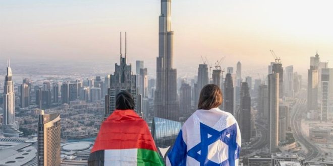 سياح إسرائيل حرامية غسيل سرقات من كل نوع في دبي شماعات ومناشف ولمبات