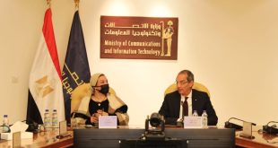 طلعت وياسمين فؤاد يناقشان الاستعدادات لاستضافة مصر لقمة التغير المناخى