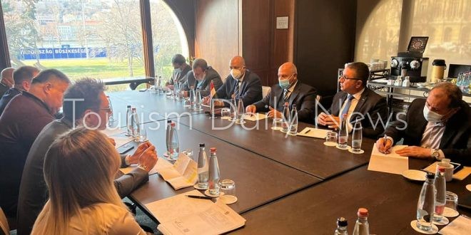 الوزير ييتابع توريد 1300 عربة سكة حديد مع نائب رئيس شركة ترانسماش هولدنج