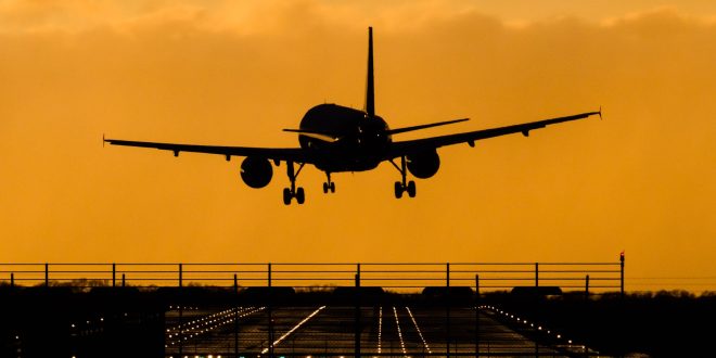 شركات الطيران العربية تعلق جميع رحلاتها إلى أوكرانيا وشرق أوروبا