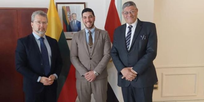 سفير لتوانيا بالقاهرة يستقبل نقيب السياحيين ويبحث فرص الاستثمار