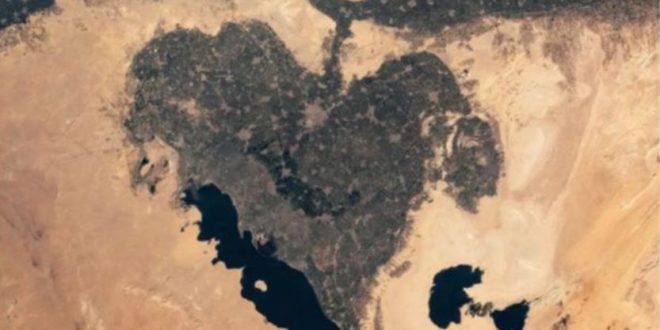 رواد فضاء من وكالة ناسا يعيدون نشر صورة عن واحة الفيوم تزامنا مع عيد الحب