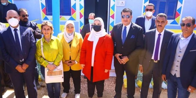 وزيرة التضامن تبحث مع وفد الصليب الأحمر سبل تعزيز الشراكة