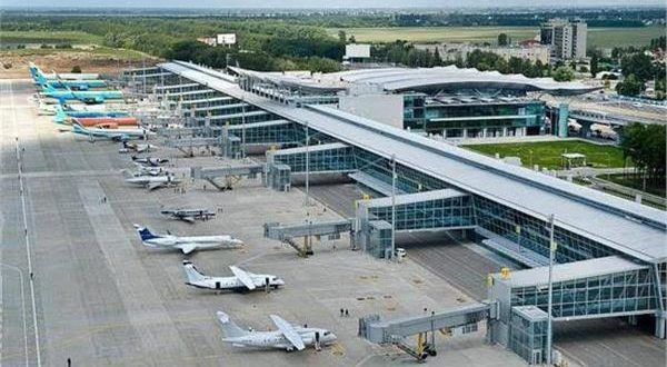 وسائل إعلام أوكرانية : الطيران الروسى بقصف مدرج مطار كييف الدولى