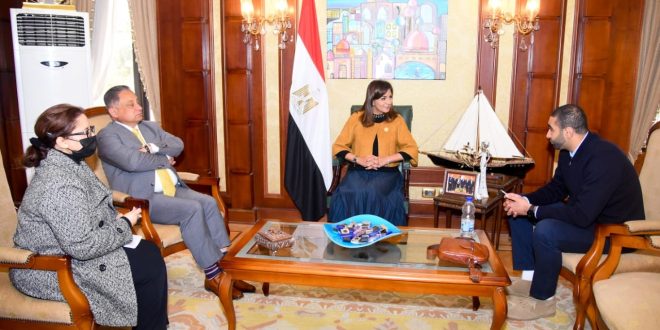 مكرم تلتقي إمام الجمعية المصرية بملبورن الحائز على جائزة التعددية الثقافية