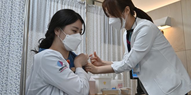 كوريا الجنوبية تسجل أعلى حصيلة للإصابات اليومية بفيروس كورونا