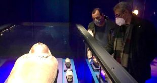 السياحة تطمئن على قطع رمسيس وذهب الفراعنة بهيوستن ومخاوف من البيئة