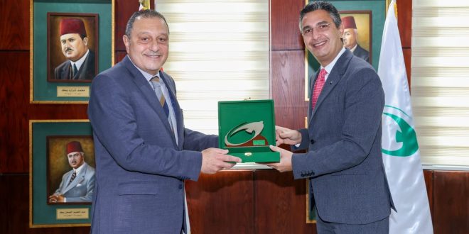 البريد المصري يقدم خدماته للعاملين بالشركة القابضة لمصر للطيران