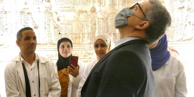وزير السياحة والآثار يتفقد أعمال الترميم بمعبد دندرة