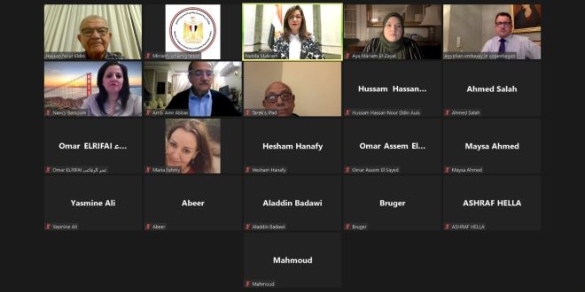 وزيرة الهجرة تعقد لقاء مع عدد من أعضاء الجالية المصرية بالدنمارك