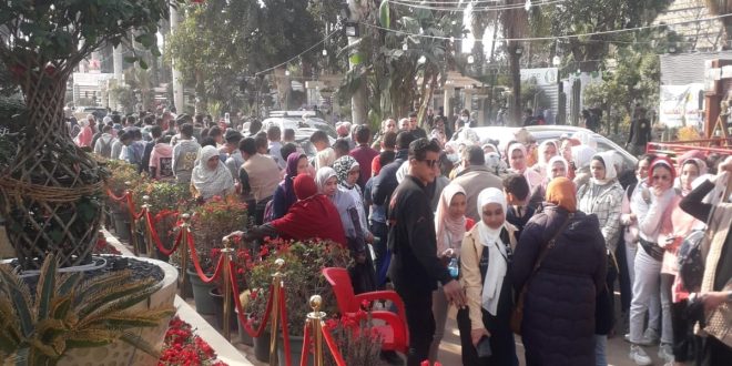 اقبال كبير من المواطنين على معرض زهور الربيع الـ 89 بحديقة أورمان الجيزة
