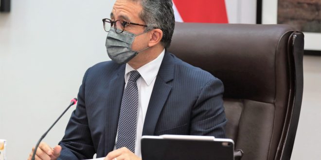 العناني يشكل لجنة لوضع اللائحة التنفيذية لقانون المنشآت الفندقية والسياحية
