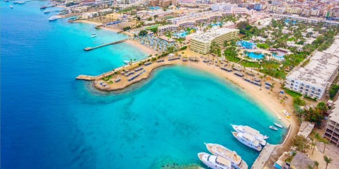 العناني يصدر قراراً بالزام المنشآت الفندقية برفع الحد الأدنى لسرعة الإنترنت