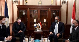 العناني ورئيس متحف اللوفر يبحثان التدريب وتبادل الخبرات في العمل المتحفي