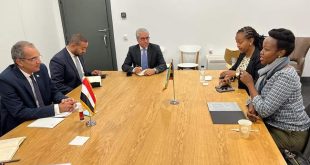 طلعت يبحث التعاون التكنولوجي والاتصالات والتحول الرقمي مع رواندا