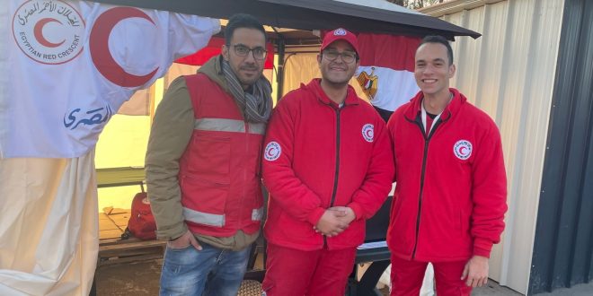 أول مركز إغاثية على معبر سيريت عند الحدود الرومانية - الأوكرانية .. مصري